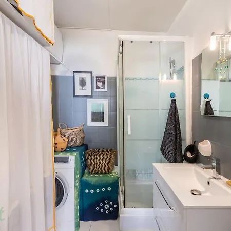 For 2p In Montmartre District Apartment Paris